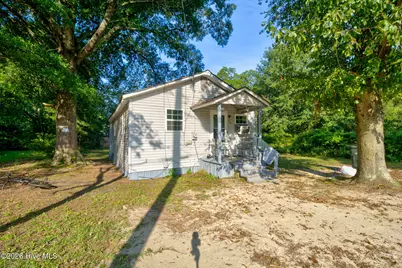 605 E Covington Street, Laurinburg, NC 28352 - Photo 32