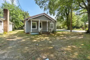 605 E Covington St, Laurinburg, NC 28352 - Photo 18