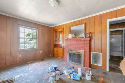 605 E Covington Street, Laurinburg, NC 28352 - Photo 8