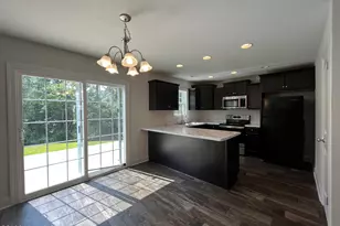 400 Amethyst Ct, Jacksonville, NC 28546 - Photo 6
