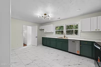 300 Walnut Drive, Jacksonville, NC 28540 - Photo 6
