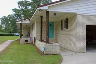 221 E Bladen St, Bladenboro, NC 28320 - Photo 6
