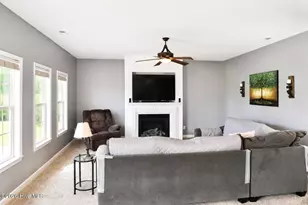 103 Amberwine Cir, Richlands, NC 28574 - Photo 16