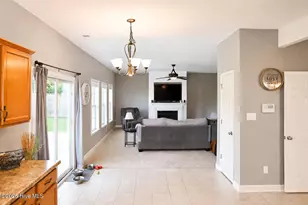 103 Amberwine Cir, Richlands, NC 28574 - Photo 10