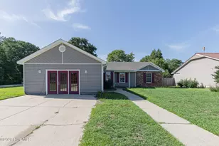 2601 Idlebrook Cir, Piney Green, NC 28544 - Photo 1