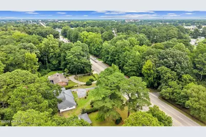 2610 Evans Street, Greenville, NC 27834 - Photo 2