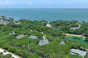 573 Coral Ridge Rd, Pine Knoll Shores, NC 28512 - Photo 2