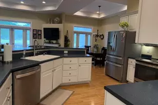 106 Fairway Ln, Cape Carteret, NC 28584 - Photo 8