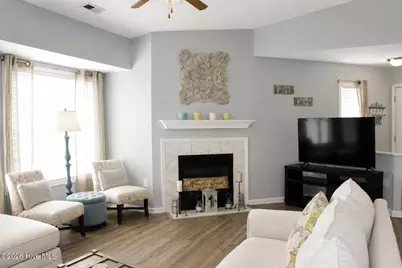 4146 Breezewood Drive #Apt 202, Wilmington, NC 28412 - Photo 4