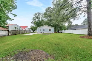 615 S Raleigh St, Wallace, NC 28466 - Photo 26