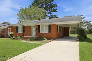 205 N Edgewood Ave, Williamston, NC 27892 - Photo 2