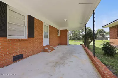 205 N Edgewood Avenue, Williamston, NC 27892 - Photo 4