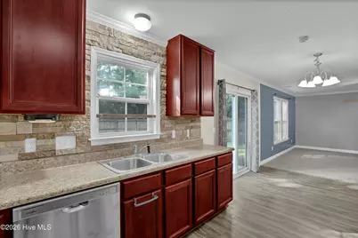 320 Lakewood Drive, Jacksonville, NC 28546 - Photo 10