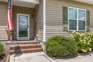 210 Classy Ct, Richlands, NC 28574 - Photo 2