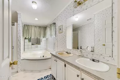 6224 Twin Oaks Drive NW, Ocean Isle Beach, NC 28469 - Photo 20
