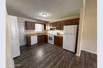 89 Aspen Place, Jacksonville, NC 28546 - Photo 2