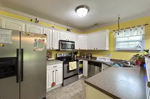 305 Vito Ct, Richlands, NC 28574 - Photo 10
