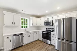 930 Commons Dr N, Jacksonville, NC 28546 - Photo 16
