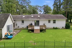 403 W Wilson Creek Dr, Trent Woods, NC 28562 - Photo 2