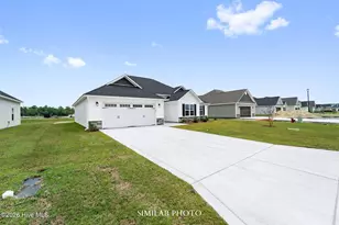 521 Appalachian Trl N, Jacksonville, NC 28546 - Photo 2