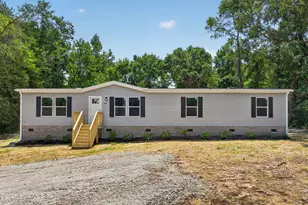358 Mallard Roost Dr, Burgaw, NC 28425 - Photo 2
