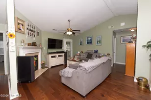 511 Sassy Ct, Richlands, NC 28574 - Photo 8