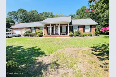 105 Country Club Circle, Clinton, NC 28328 - Photo 2