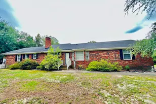 105 Country Club Cir, Clinton, NC 28328 - Photo 14
