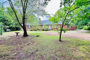 105 Country Club Cir, Clinton, NC 28328 - Photo 14