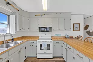 1303 N Topsail Dr, Surf City, NC 28445 - Photo 32