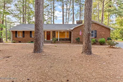 4 Fairway Lane, Whispering Pines, NC 28327 - Photo 2