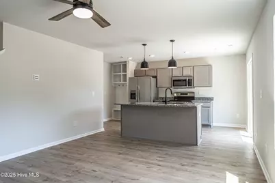 535 S Henley Street, Southern Pines, NC 28387 - Photo 6