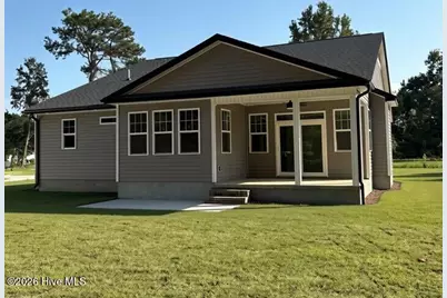 706 W Bridgers Street Ext, Burgaw, NC 28425 - Photo 2