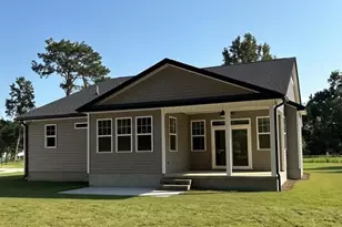 706 W Bridgers St Ext, Burgaw, NC 28425 - Photo 2
