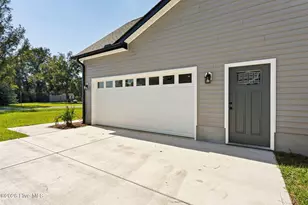 706 W Bridgers St Ext, Burgaw, NC 28425 - Photo 6