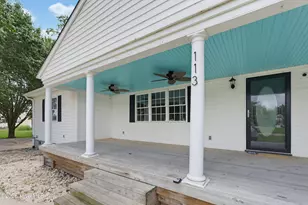 113 Stuart Ave, Lake Waccamaw, NC 28450 - Photo 6