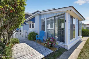 617 S 3rd Ave, Kure Beach, NC 28449 - Photo 8