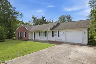 3605 Plantation Rd, Morehead City, NC 28557 - Photo 2