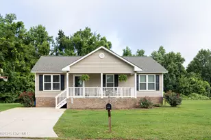 207 Dixie Cir, Clinton, NC 28328 - Photo 2