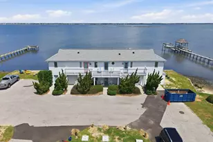 2306 Emerald Dr, Emerald Isle, NC 28594 - Photo 4
