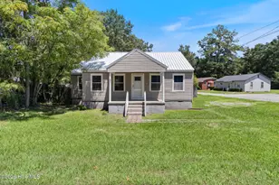 707 E Broad St, Elizabethtown, NC 28337 - Photo 2