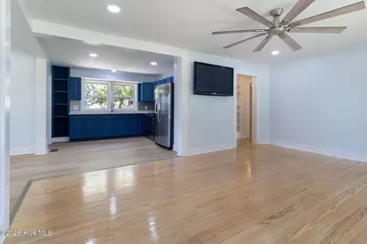 707 E Broad Street, Elizabethtown, NC 28337 - Photo 6