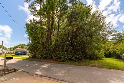 311 Lamroc Drive, Emerald Isle, NC 28594 - Photo 8