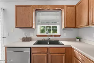 207 Concord Ln, Richlands, NC 28574 - Photo 10