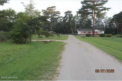 17 Dot Avenue, Lumberton, NC 28360 - Photo 8