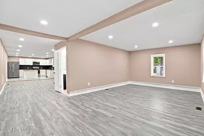 211 E Williamson Street, Mount Olive, NC 28365 - Photo 18