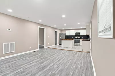 211 E Williamson Street, Mount Olive, NC 28365 - Photo 12