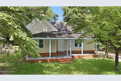 211 E Williamson Street, Mount Olive, NC 28365 - Photo 1