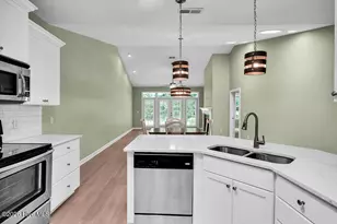 1175 Greensview Cir, Leland, NC 28451 - Photo 6