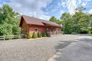 66 Huntington Cir, Murphy, NC 28906 - Photo 2